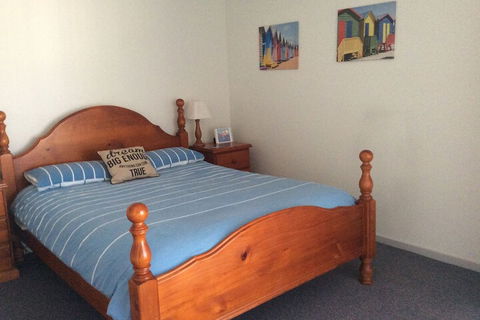 90 Mile Beach House & Villas - VIC Tourism 6