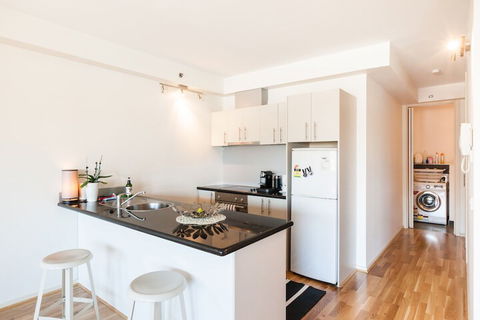 LANCE, 1BDR Melbourne Apartment - VIC Tourism 4