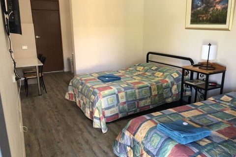 Brolga Hotel Motel - VIC Tourism 1
