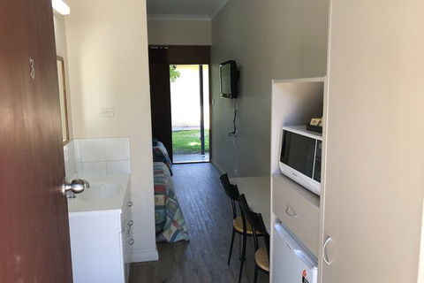 Brolga Hotel Motel - VIC Tourism 6