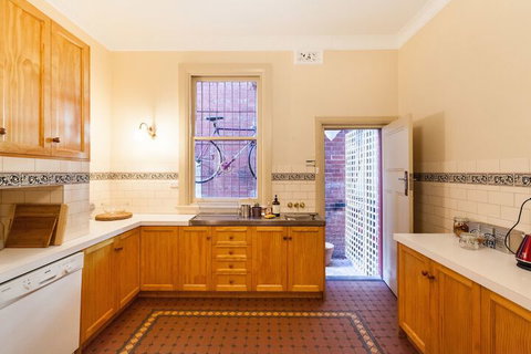MADELINE, 1BDR Fitzroy Apartment - VIC Tourism 6