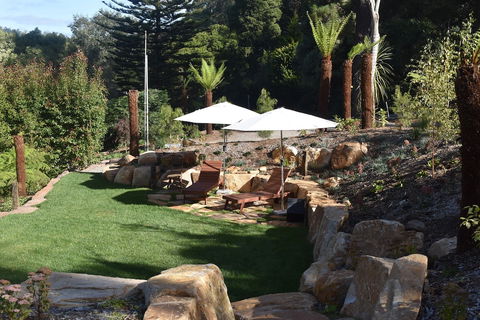 Forest Edge Cottage At Merrow Cottages - VIC Tourism 3