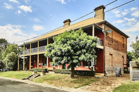 The Old Victoria - VIC Tourism 0