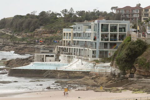 Ocean Front Building On Bondi Beach - VIC Tourism 5