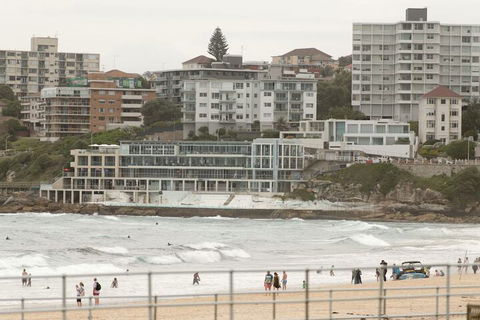 Ocean Front Building On Bondi Beach - VIC Tourism 3