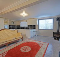 Cottage in the country - VIC Tourism
