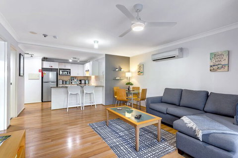 Shoal Bay Beach Apartments, 6/2 Shoal Bay Road - VIC Tourism 5