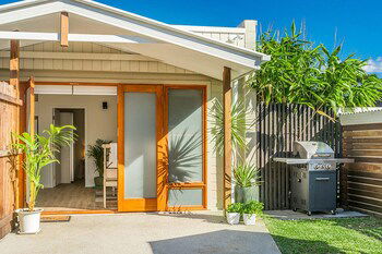 Half Moon Cottage - VIC Tourism 4