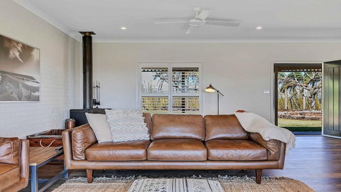 Your Luxury Escape - Paul's Farmhouse - VIC Tourism 2