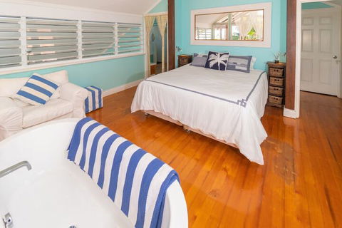 Beach House Cairns - VIC Tourism 2