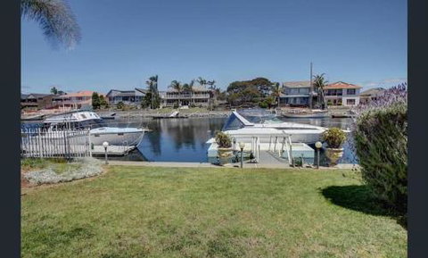 Relax At The Marina - VIC Tourism 2