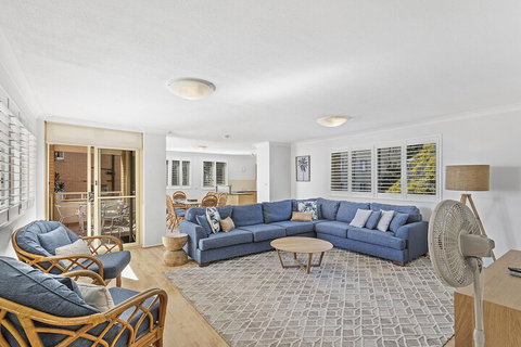 South Pacific Unit 6 Amazing Unit Opposite The Beach. - VIC Tourism 6