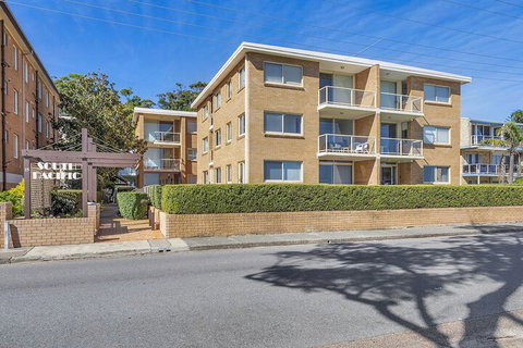 South Pacific Unit 6 Amazing Unit Opposite The Beach. - VIC Tourism 3