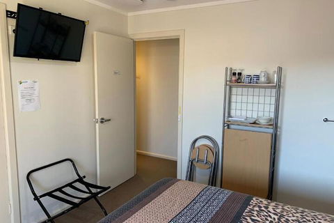 Short Stays Gippsland (Newborough) - VIC Tourism 7