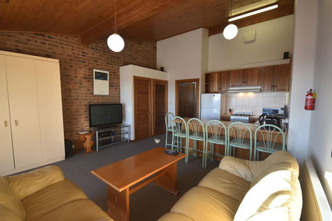 Lawlers 28 - VIC Tourism 1