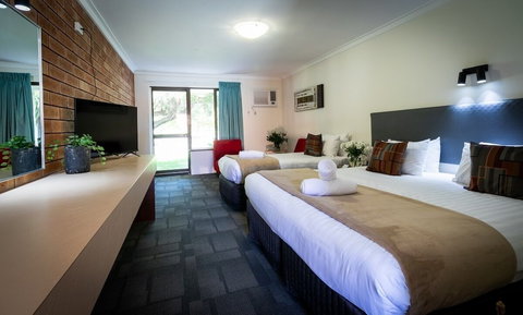 Hotel Clipper - VIC Tourism 1