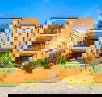 Salty Kisses on Marine