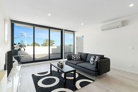 Luxeden Apartments - VIC Tourism 3