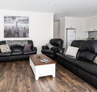 4 Bedroom Inner City Townhouse  Sleeps 9 - VIC Tourism