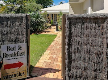 Airport B&B - VIC Tourism 0