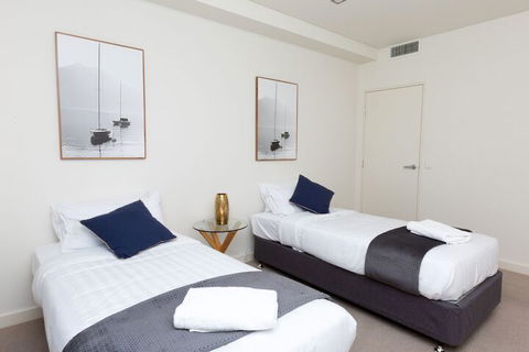 4 Bedroom Luxury City Penthouse Apartment - VIC Tourism 5