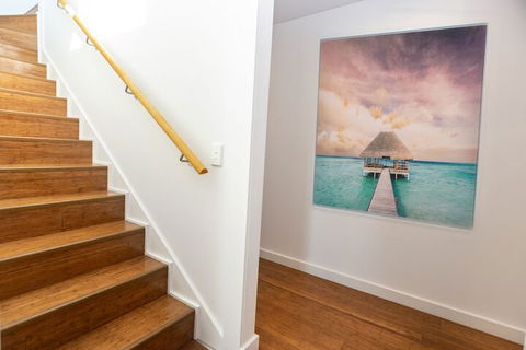 4 Bedroom Luxury City Penthouse Apartment - VIC Tourism 3