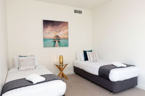 4 Bedroom Luxury City Penthouse Apartment - VIC Tourism 4
