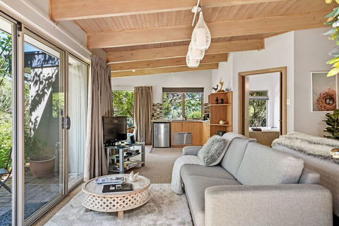 Adelaide Hills Retreats - VIC Tourism 7