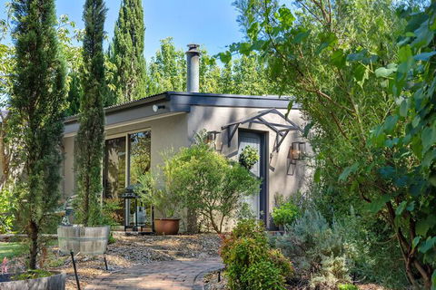 Adelaide Hills Retreats - VIC Tourism 1