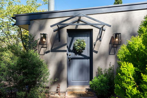 Adelaide Hills Retreats - VIC Tourism 2