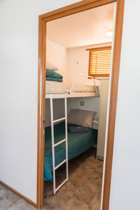 Edithburgh Caravan Park - VIC Tourism 1