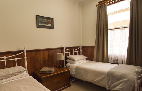 Creek Cottage - VIC Tourism 3
