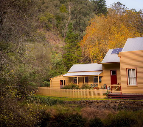 Creek Cottage - VIC Tourism 1