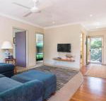 Middles Villa Manyana 02 - VIC Tourism