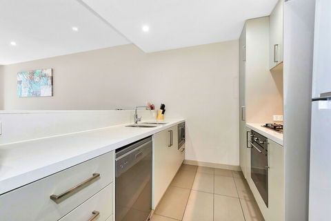 Spacious And Serene Apt In The Leafy Suburb - VIC Tourism 2