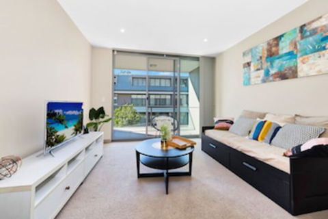 Spacious And Serene Apt In The Leafy Suburb - VIC Tourism 0