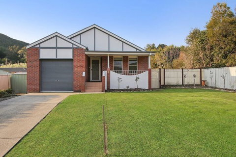 Abbey Rose - Bright, VIC - VIC Tourism 2