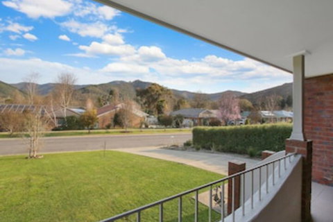 Abbey Rose - Bright, VIC - VIC Tourism 0