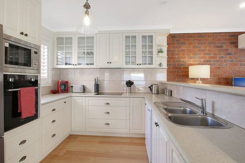 Abbey Rose - Bright, VIC - VIC Tourism 4