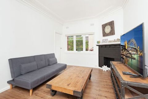 Newly Renovated Apt Close To CBD Unit 2 - VIC Tourism 0
