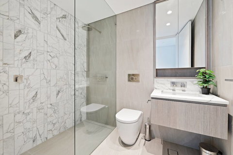 Ultra Modern Brand New CBD View - VIC Tourism 4