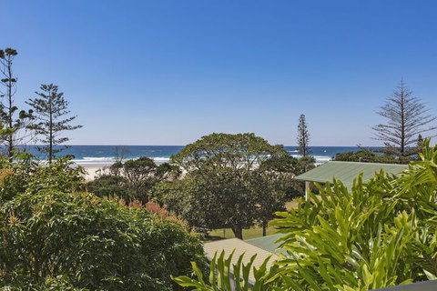 Sea Spray On Hungerford - VIC Tourism 5