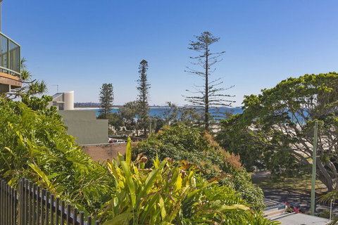 Sea Spray On Hungerford - VIC Tourism 4