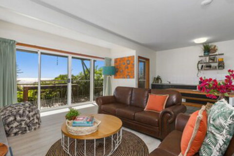 Sea Spray On Hungerford - VIC Tourism 0