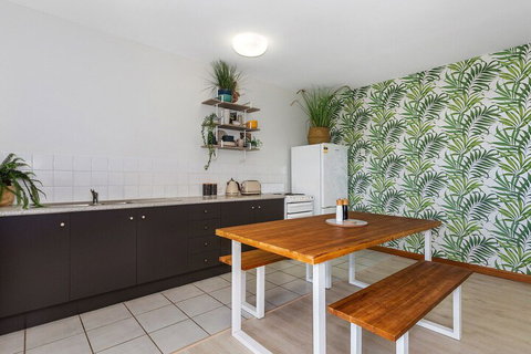 Sea Spray On Hungerford - VIC Tourism 7