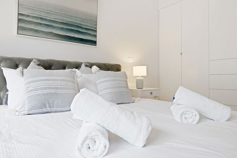 Brand New Ultra Luxe Apt Next To Central CBD - VIC Tourism 3