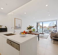 Brand New Ultra Luxe Apt Next To Central CBD - VIC Tourism