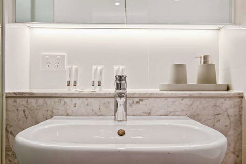 Brand New Ultra Luxe Apt Next To Central CBD - VIC Tourism 2