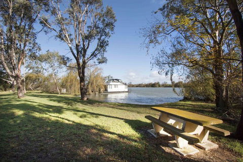 River Retreat At Monteith - VIC Tourism 7