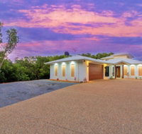 Isle Be Back Waterfront Luxury With Pool